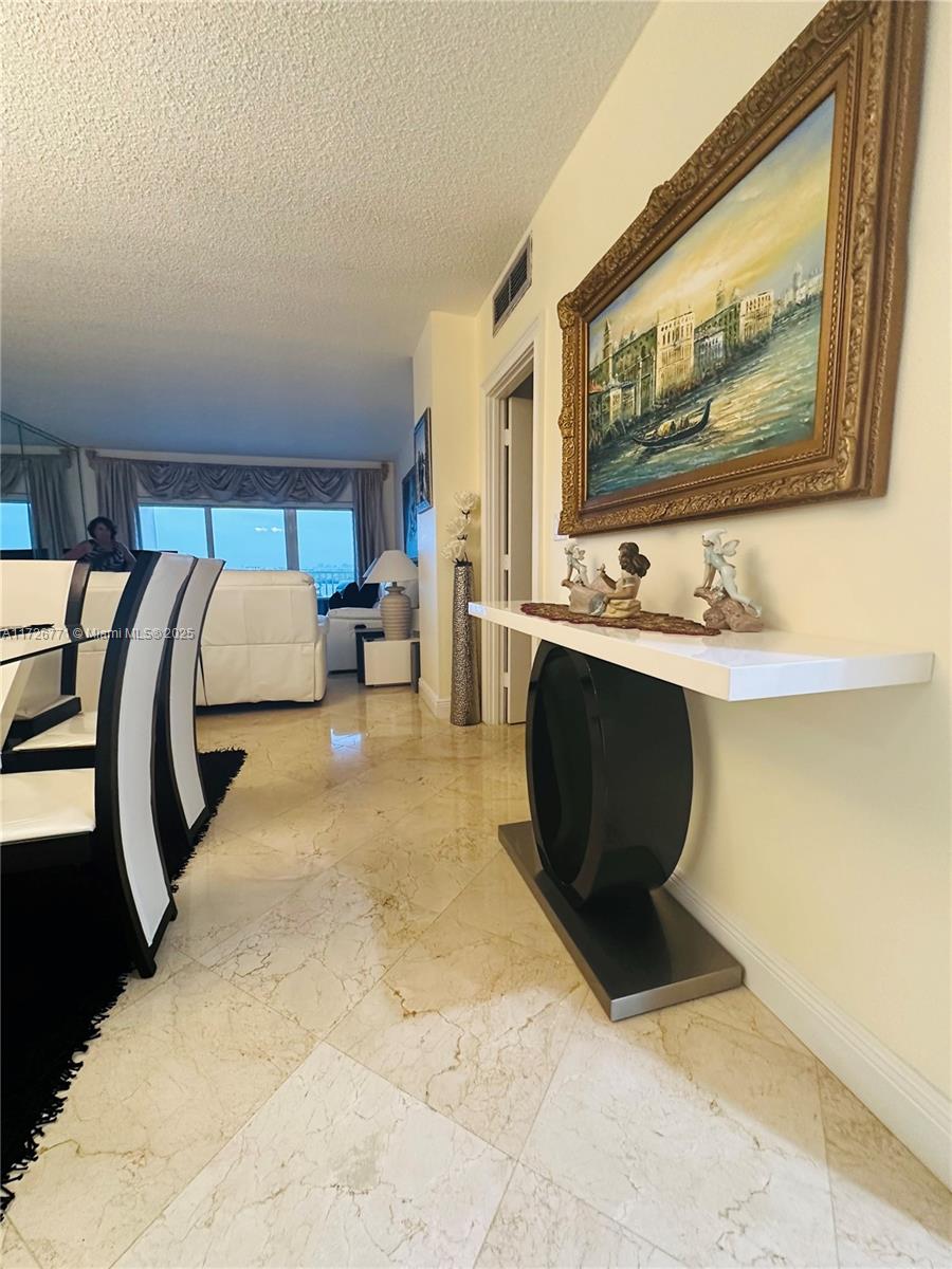 ARLEN HOUSE CONDO - Residential
