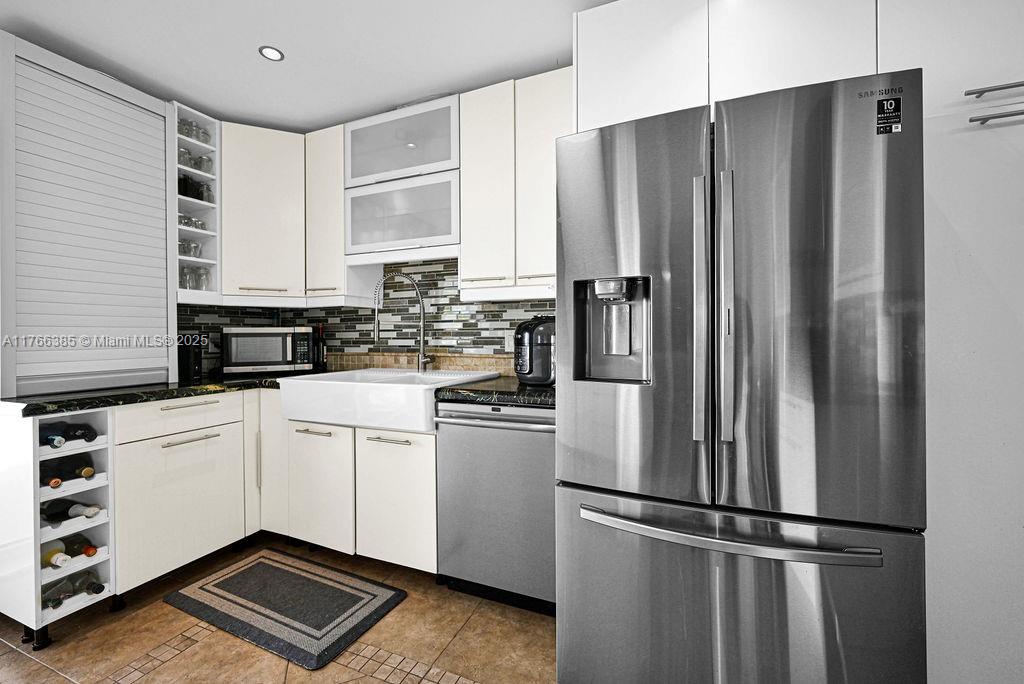 LAKES OF WOODHAVEN I - Residential