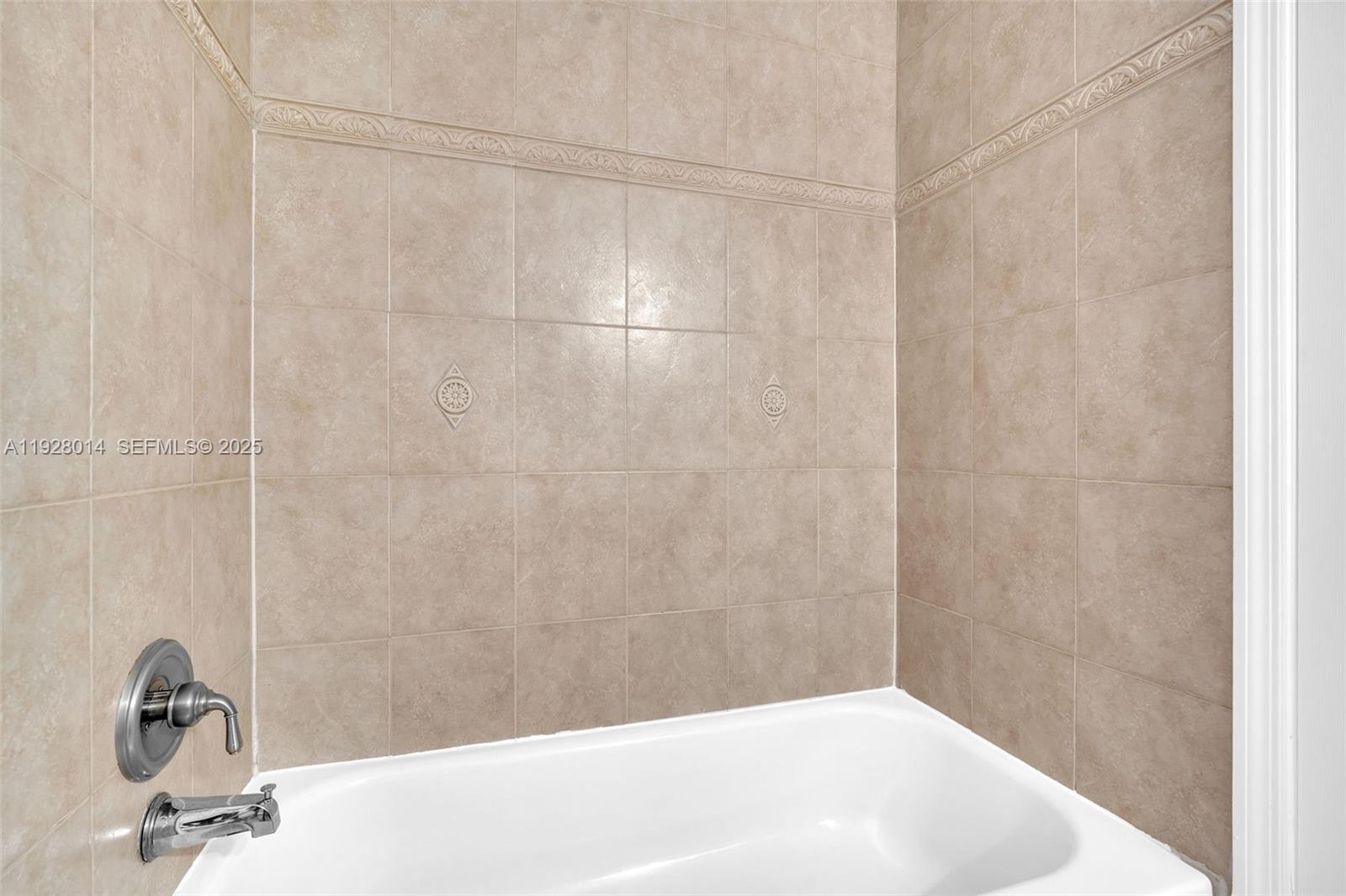 SECTORS 3 & 4 BOUNDARY PL - Residential Lease