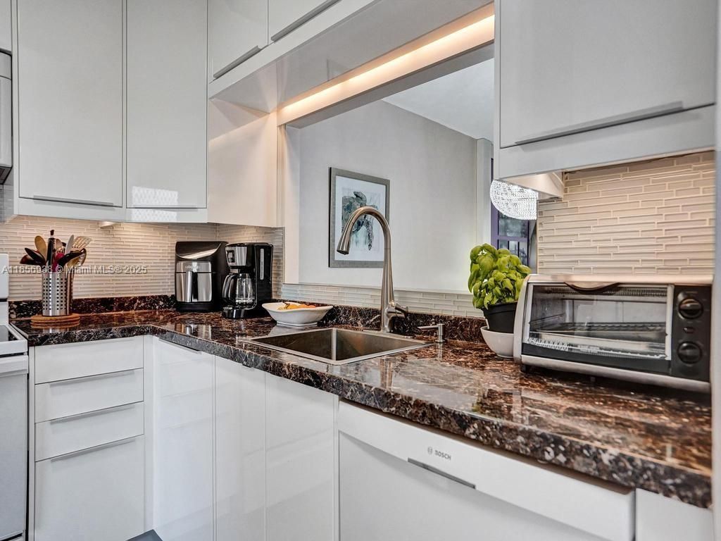 Photo of 5102 NW 36th St #511, Lauderdale Lakes, FL 33319 (MLS # A11856938)