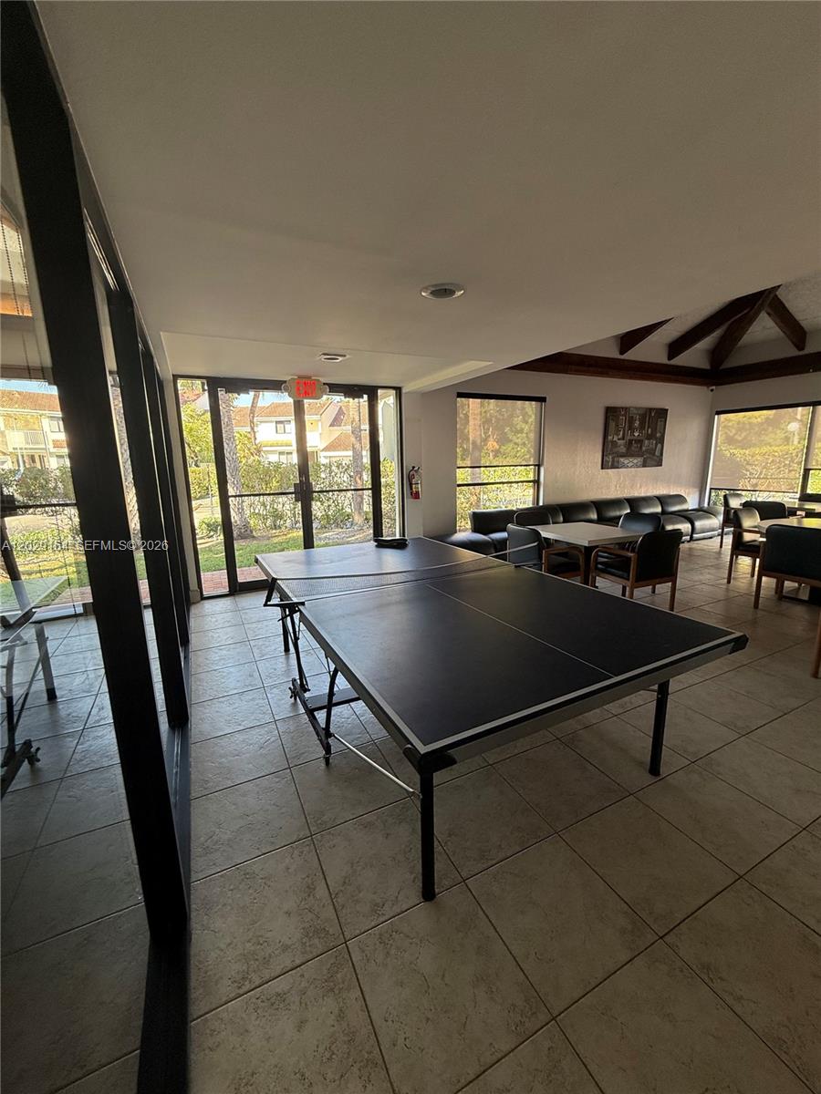 DELVISTA B CONDO - Residential