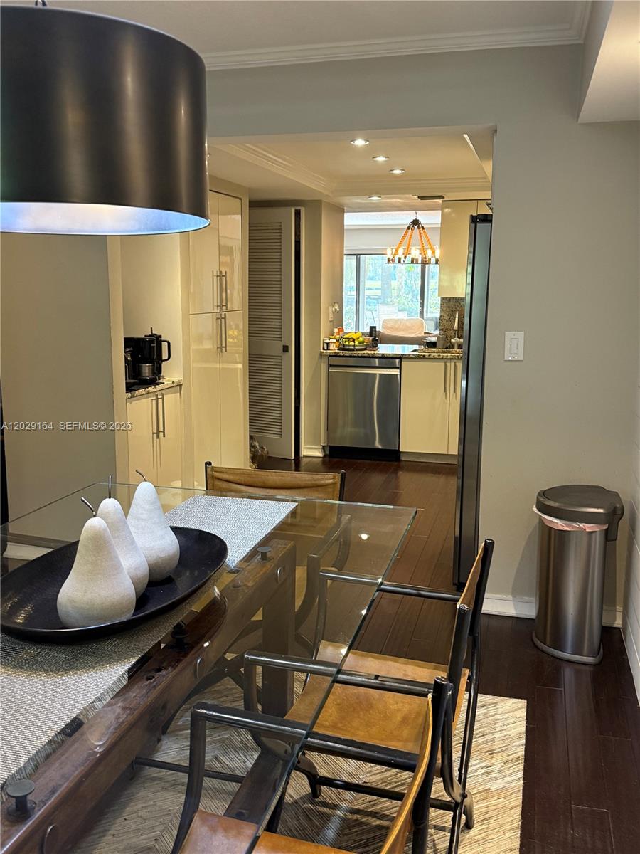 DELVISTA B CONDO - Residential