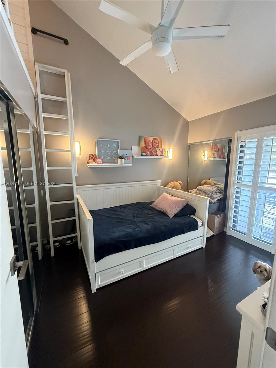 DELVISTA B CONDO - Residential