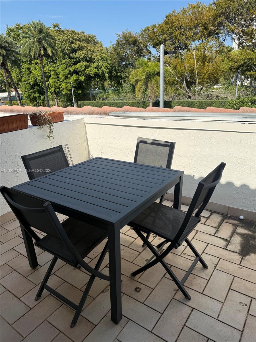 DELVISTA B CONDO - Residential