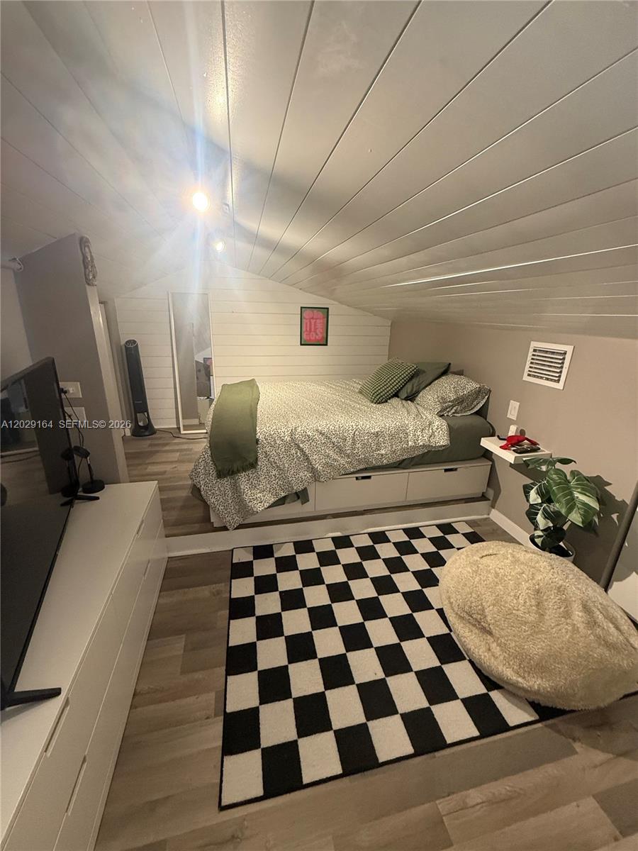 DELVISTA B CONDO - Residential