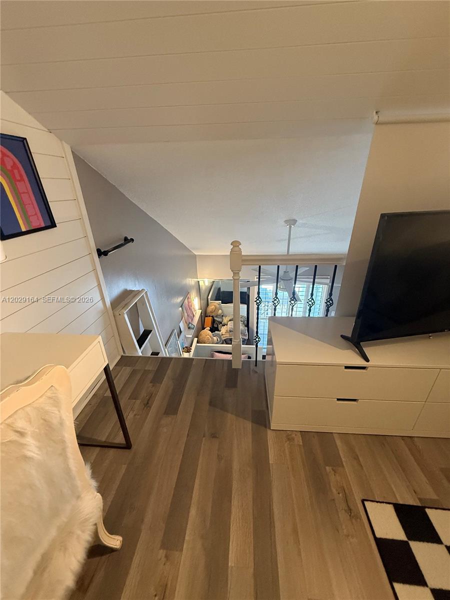 DELVISTA B CONDO - Residential