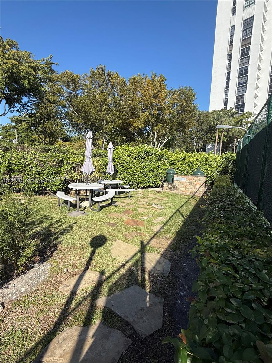 DELVISTA B CONDO - Residential