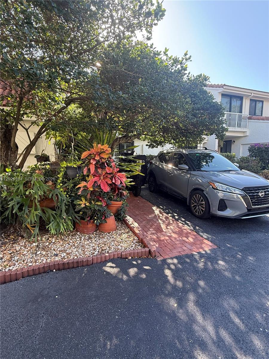 DELVISTA B CONDO - Residential