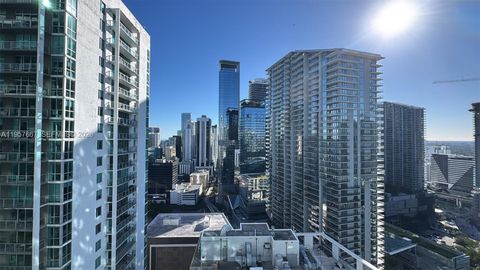 41 SE 5th St 2004 Miami FL 33131