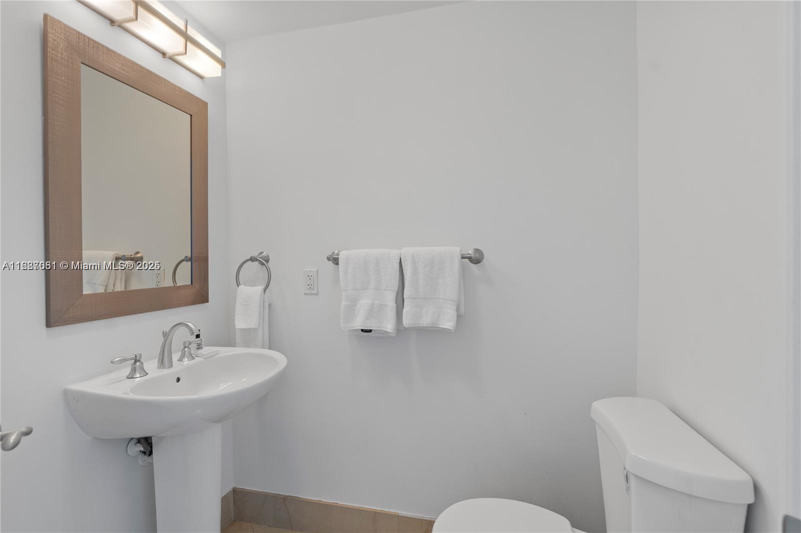 FONTAINEBLEAU II TRESOR - Residential