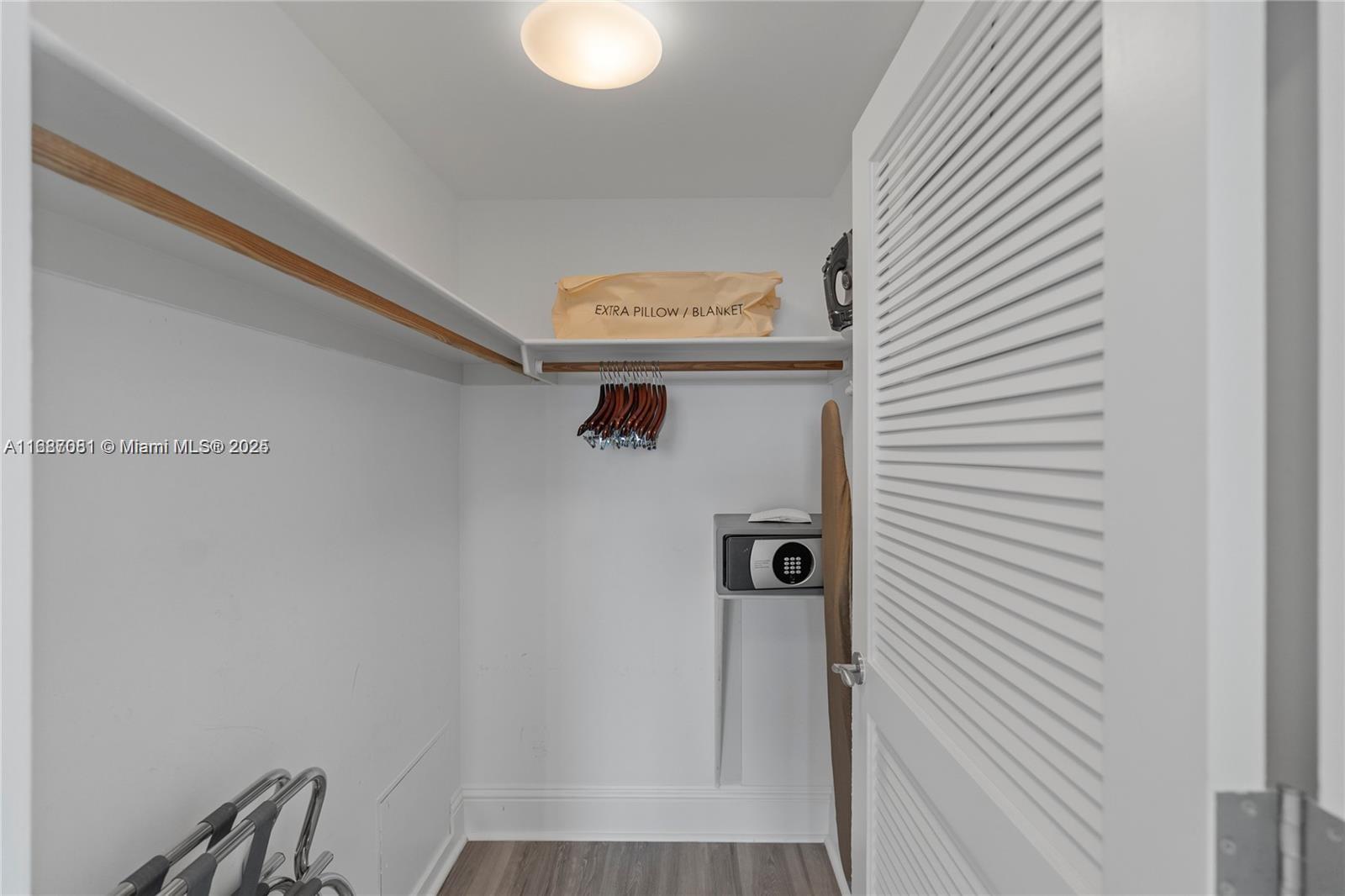 FONTAINEBLEAU II TRESOR - Residential