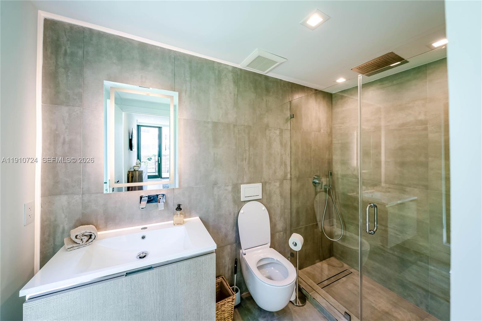 ISLE OF NORMANDY MIAMI VI - Residential