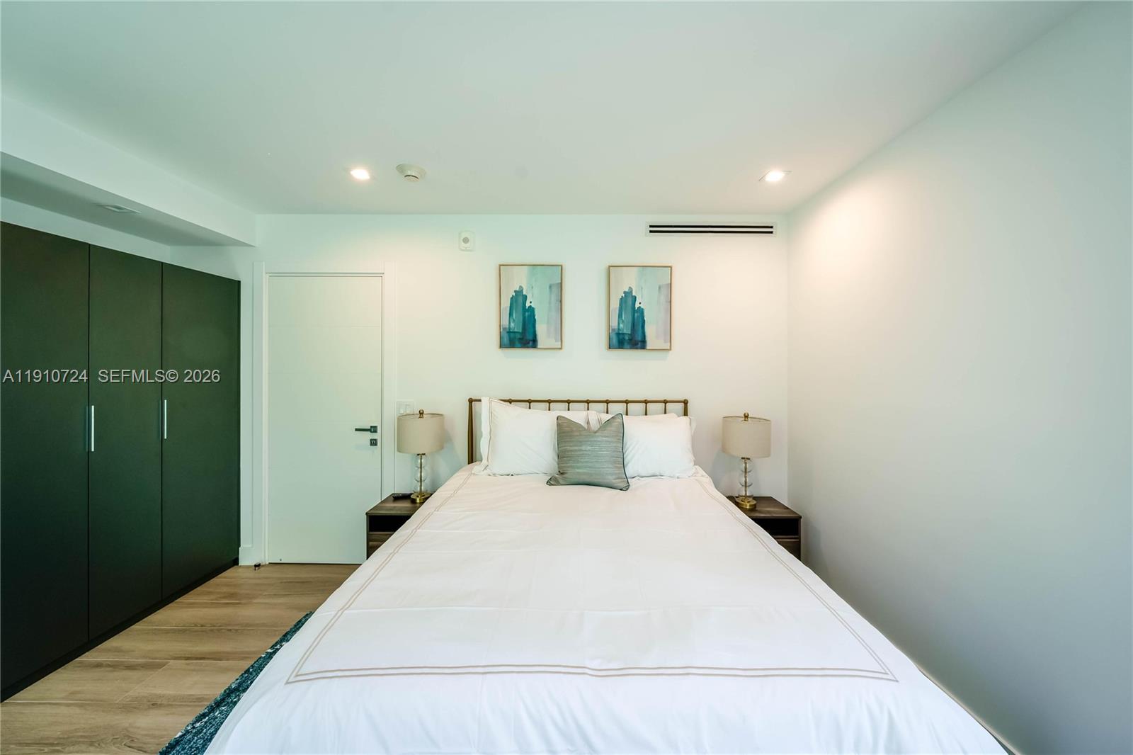 ISLE OF NORMANDY MIAMI VI - Residential