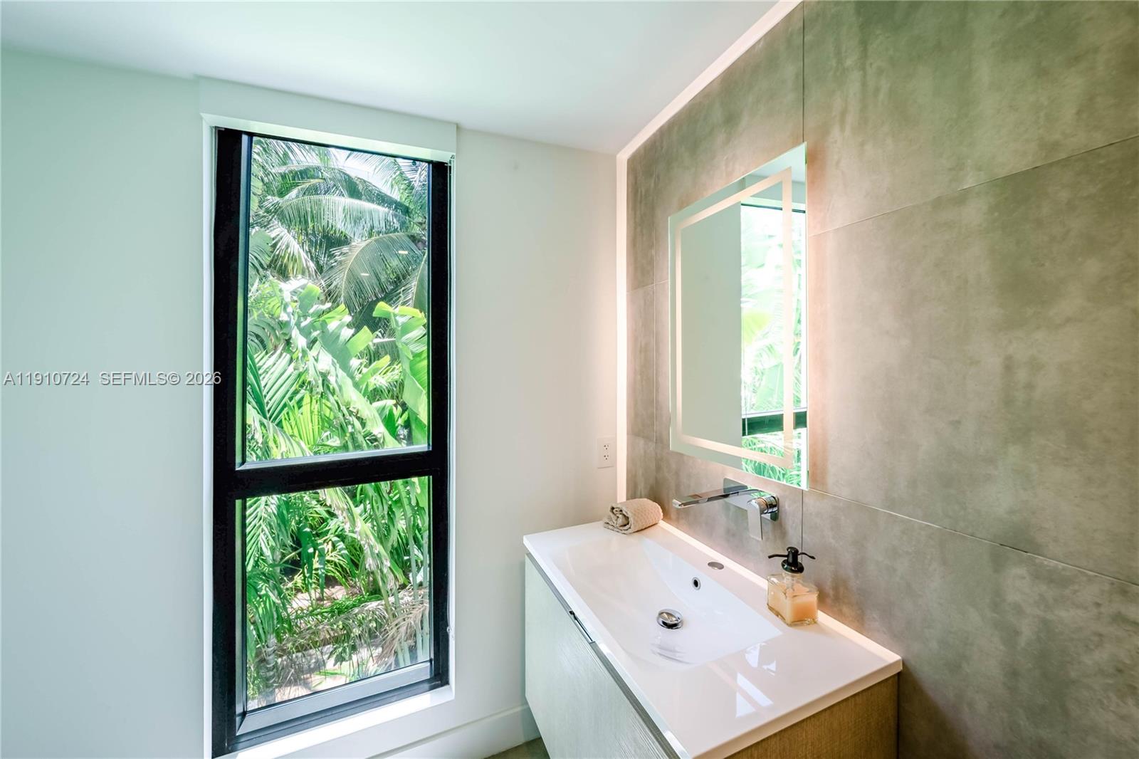 ISLE OF NORMANDY MIAMI VI - Residential