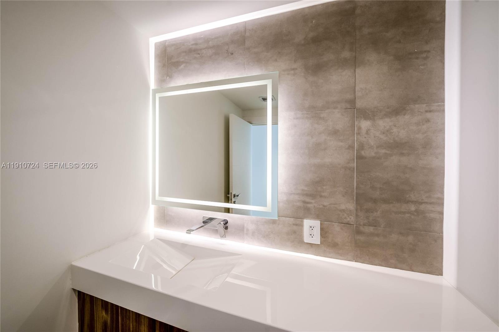 ISLE OF NORMANDY MIAMI VI - Residential