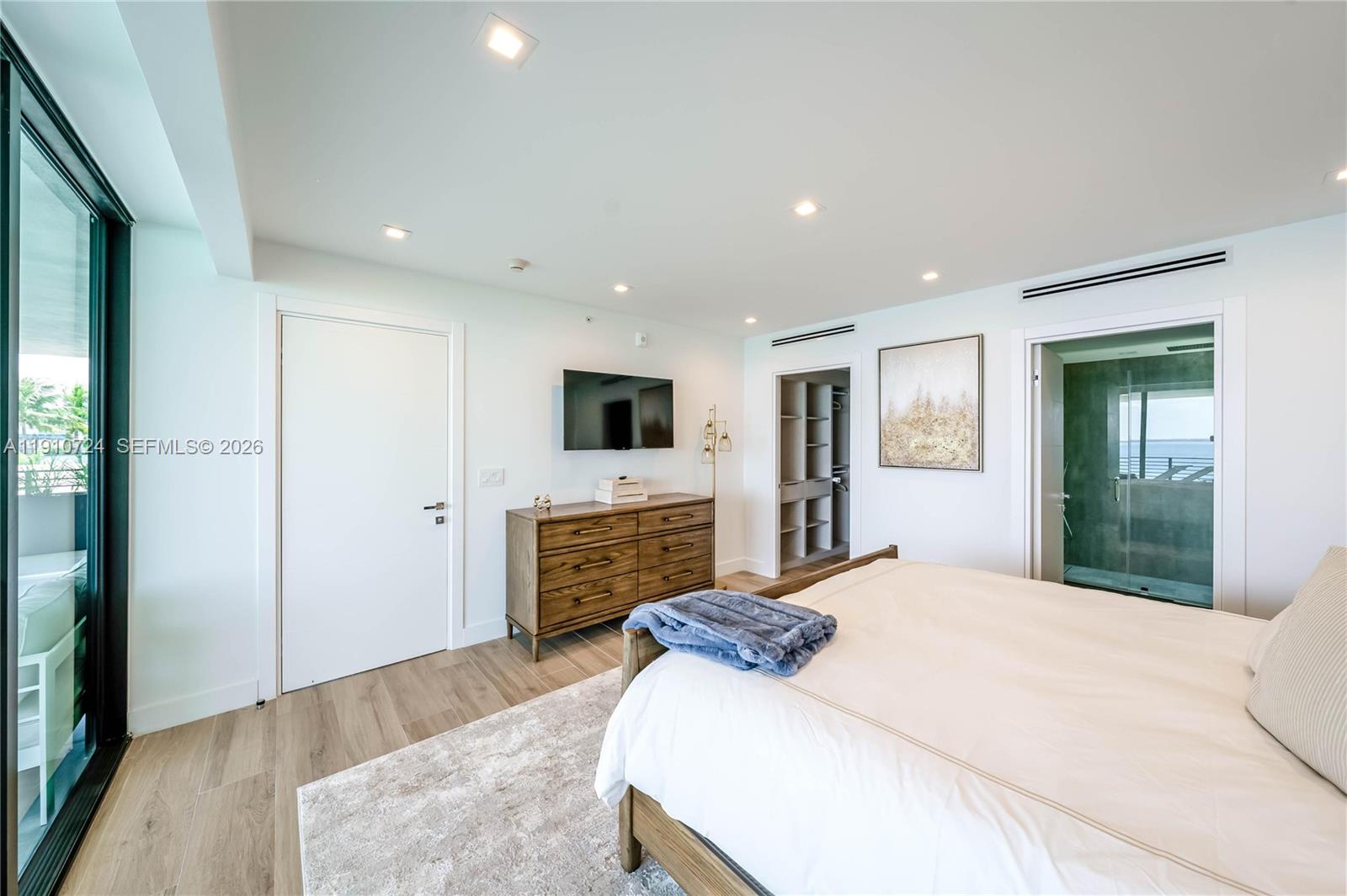 ISLE OF NORMANDY MIAMI VI - Residential