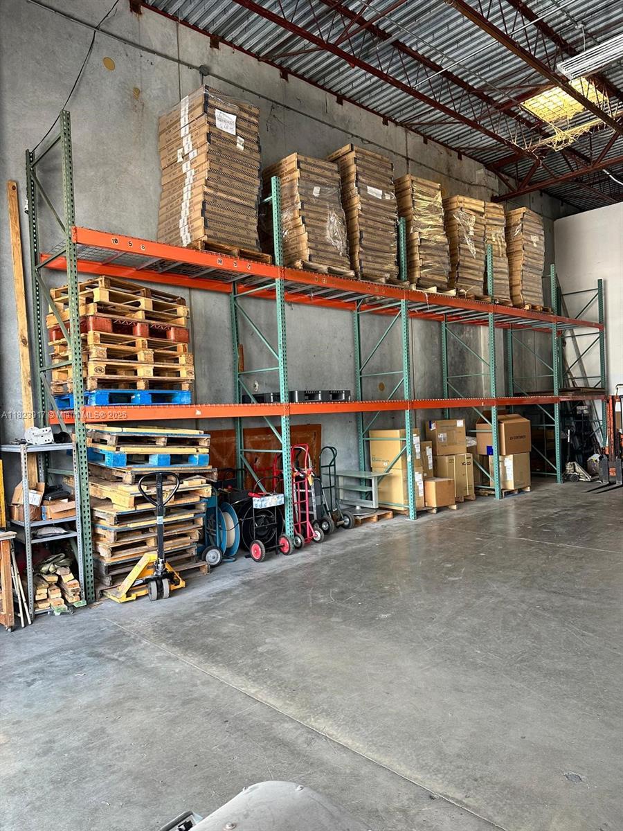 Spacious Warehouse for Rent – Prime Location!
Take advantage of approx. 800 cubic feet of well-organized storage space, complete with high-capacity racks for up to 40 pallets.
Conveniently located with quick access to the Turnpike, Okeechobee Rd, and 826, this is the ideal spot for businesses seeking efficient and secure warehousing.
CONTACT LISTING AGENT FOR MORE DETAILS