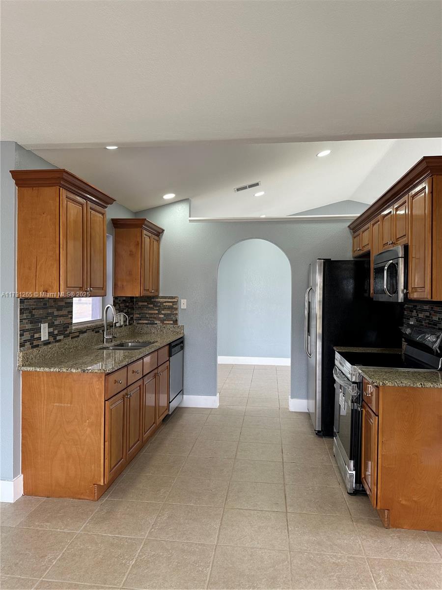 CAPE CORAL - Residential Lease