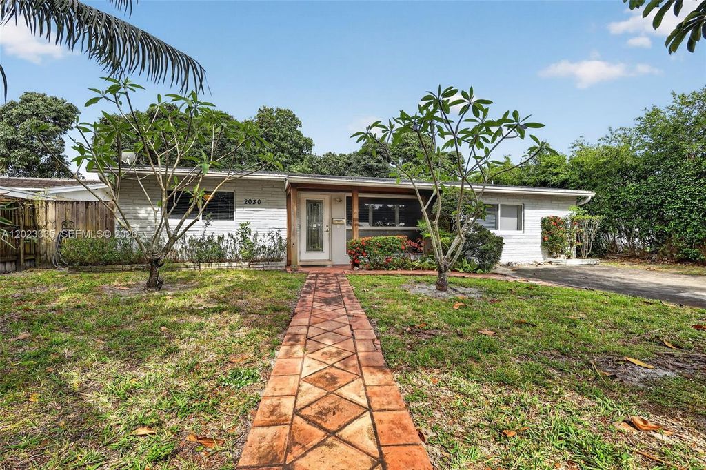 Photo of 2030 N 57th Ter, Hollywood, FL 33021 (MLS # A12023335)