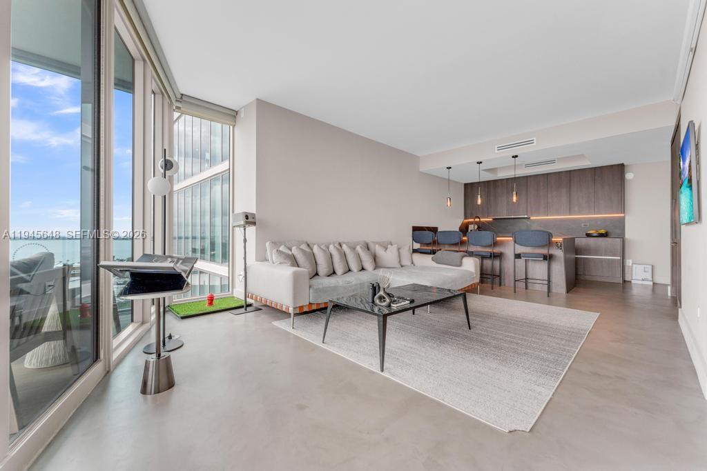 888 Biscayne Blvd 2409