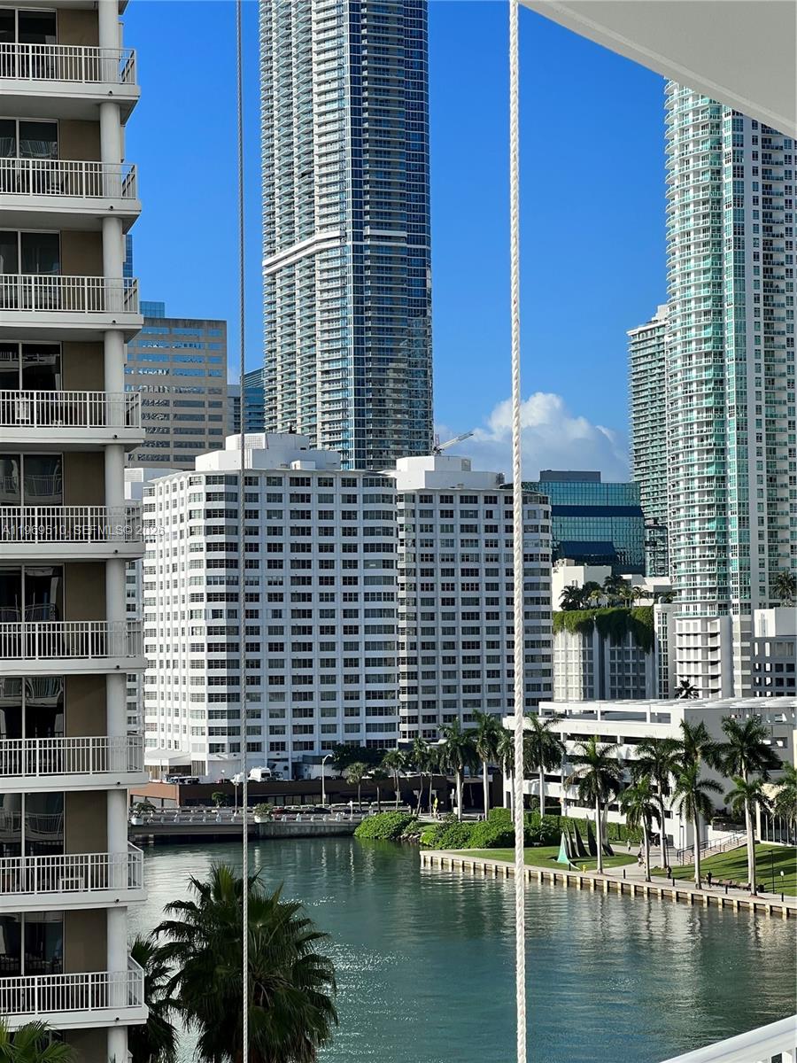 COURTS BRICKELL KEY CONDO - Residential Lease