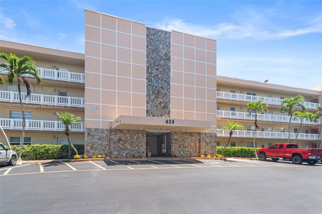 Photo of 424 SE 10th St #104, Dania Beach, FL 33004 (MLS # A11602210)