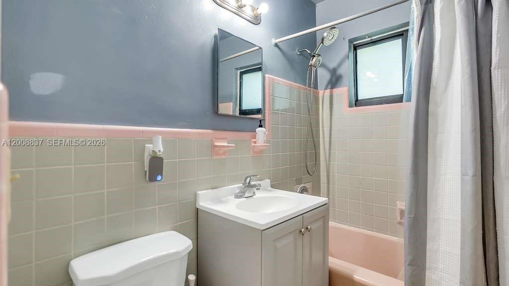 ARCH CREEK ESTS - Residential