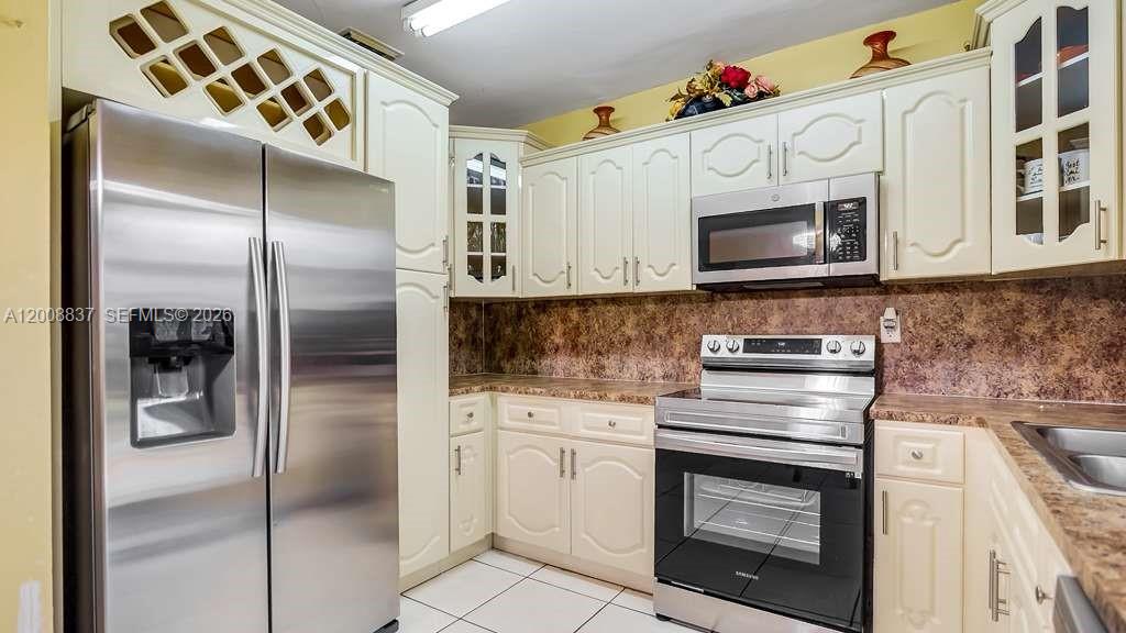 ARCH CREEK ESTS - Residential