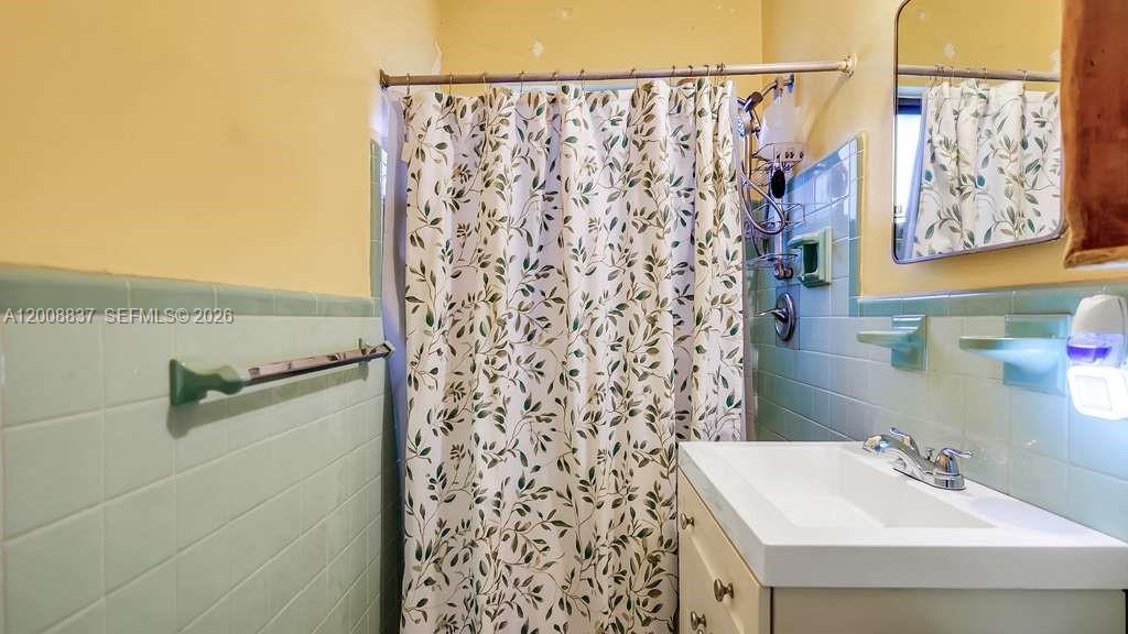 ARCH CREEK ESTS - Residential