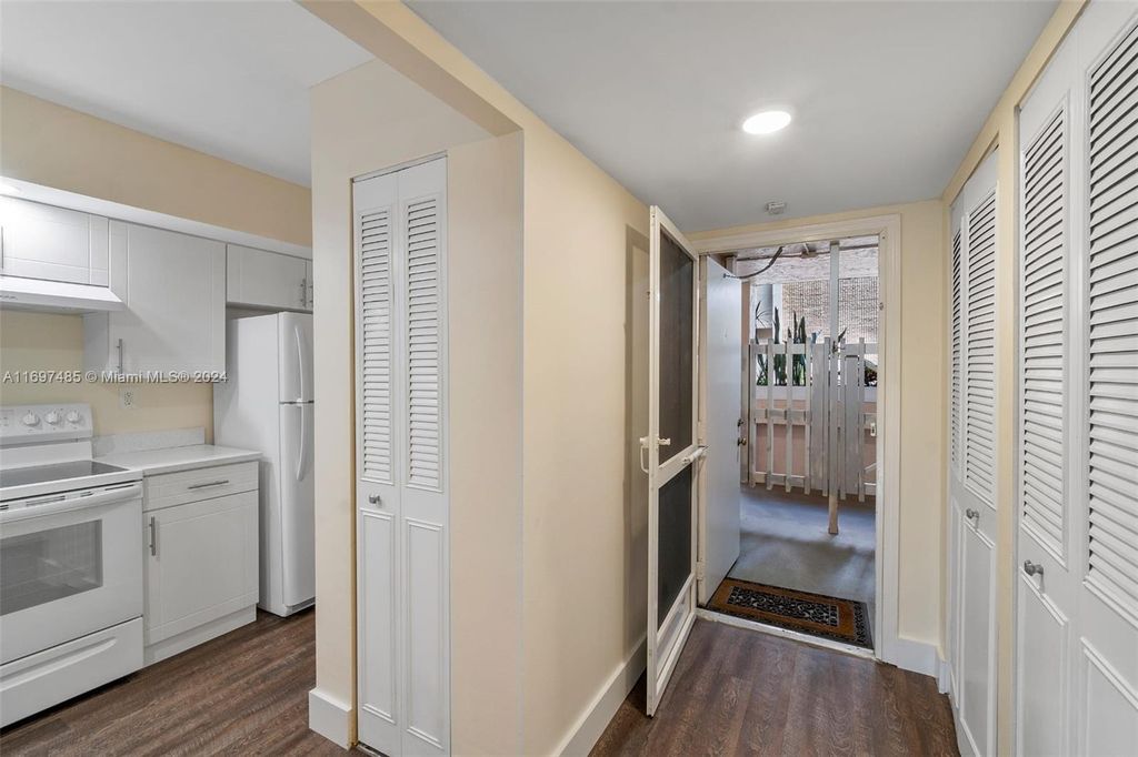 Photo of 6800 Cypress Rd #216, Plantation, FL 33317 (MLS # A11697485)