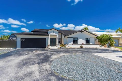 8611 SW 82nd Ter Miami FL 33143