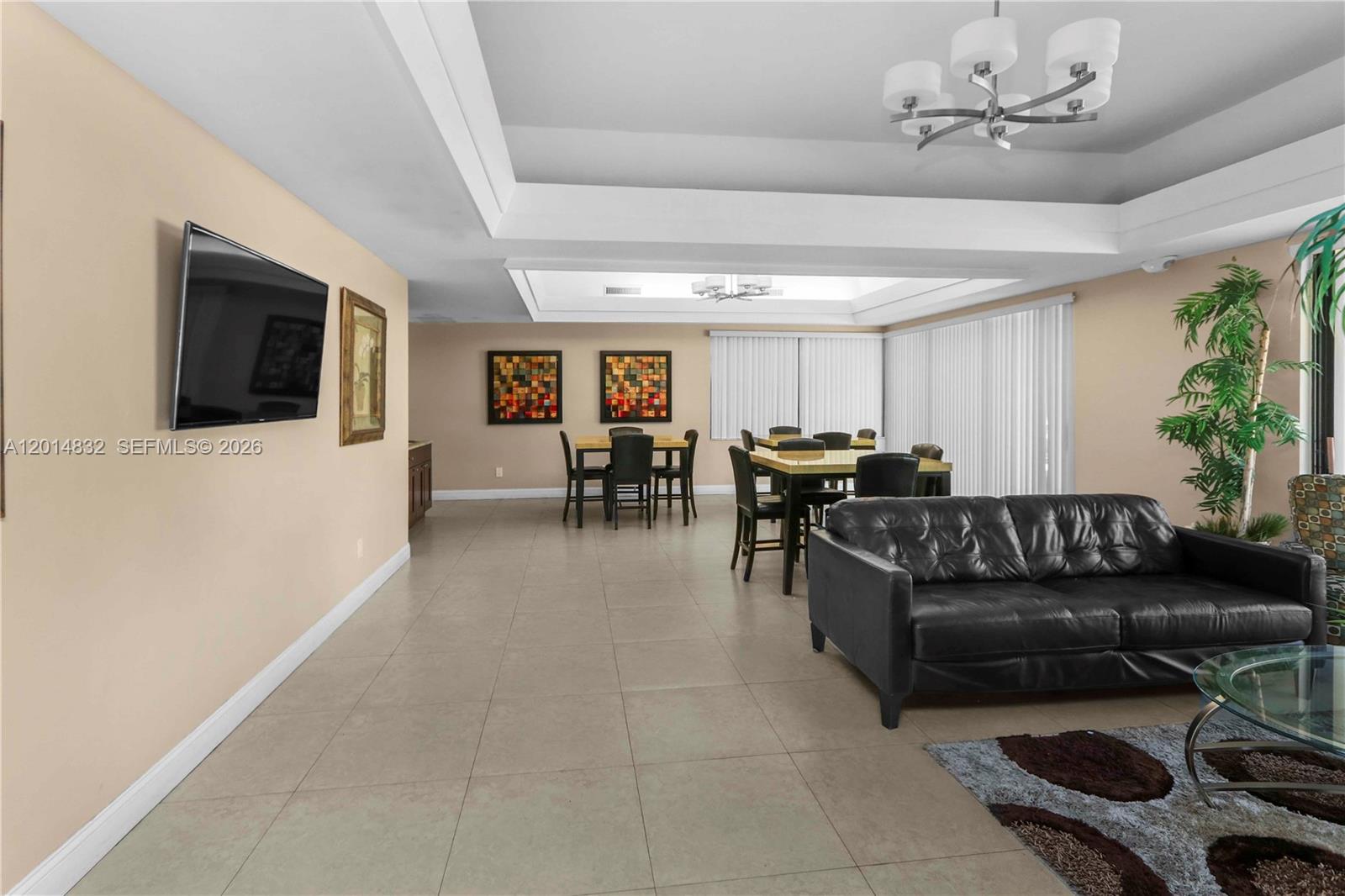KINGS COURT WEST - Residential