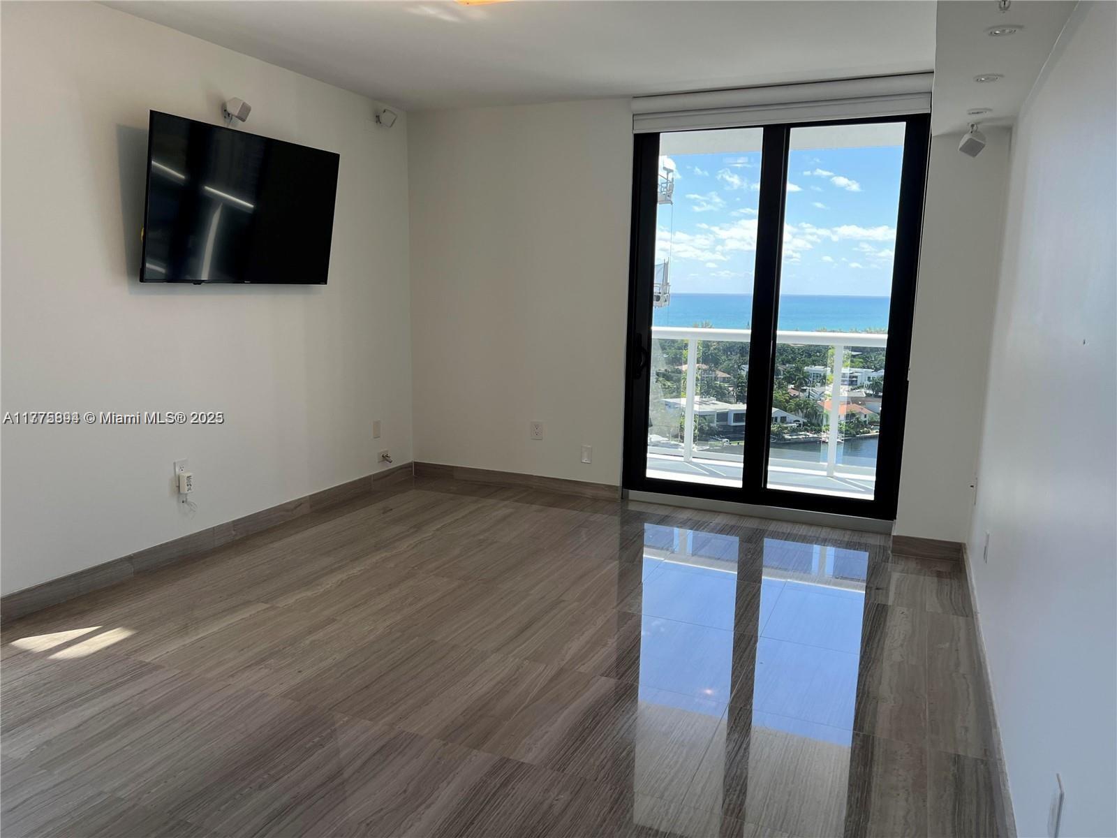 WATERVIEW CONDO - Land