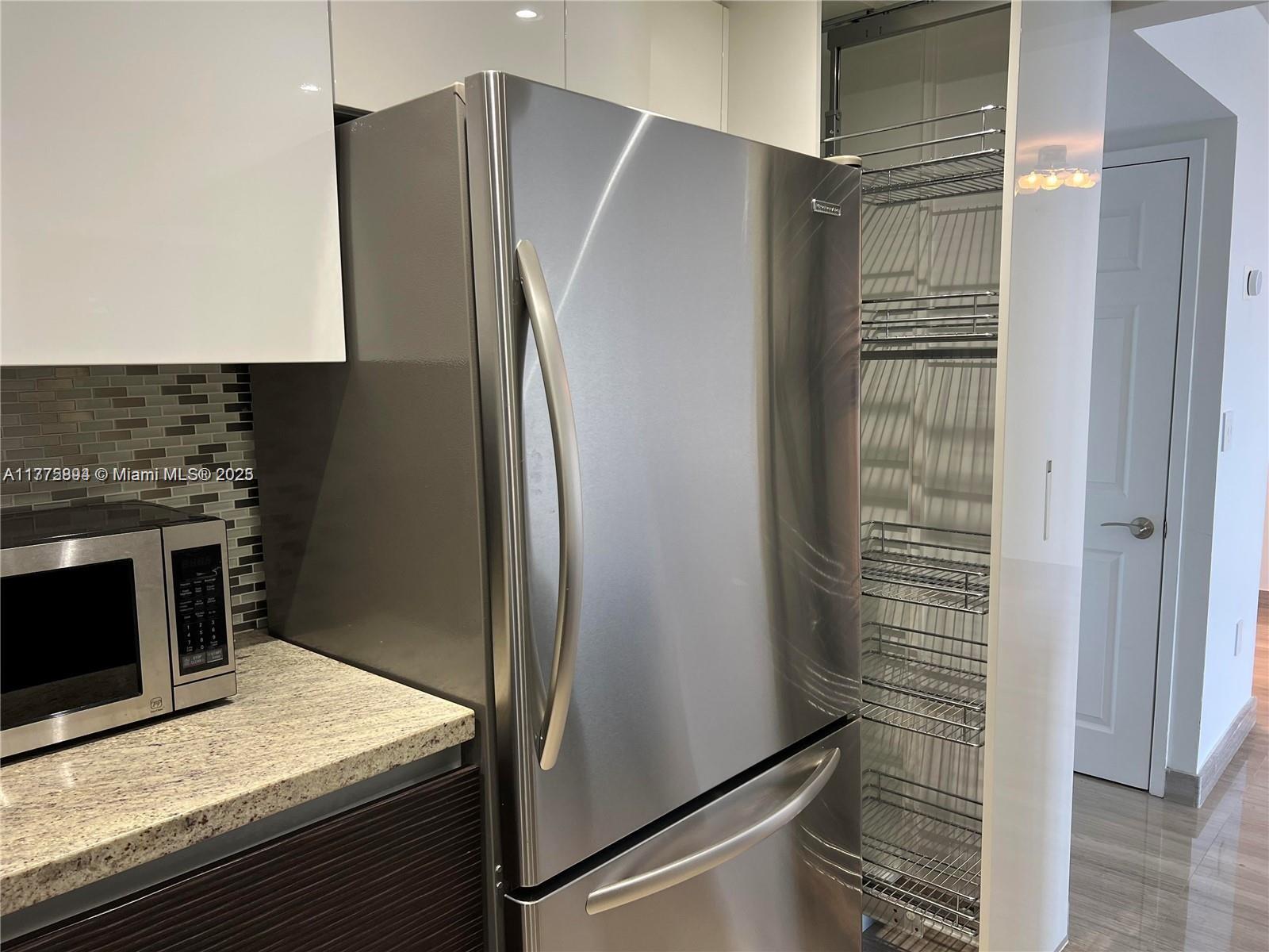 WATERVIEW CONDO - Land