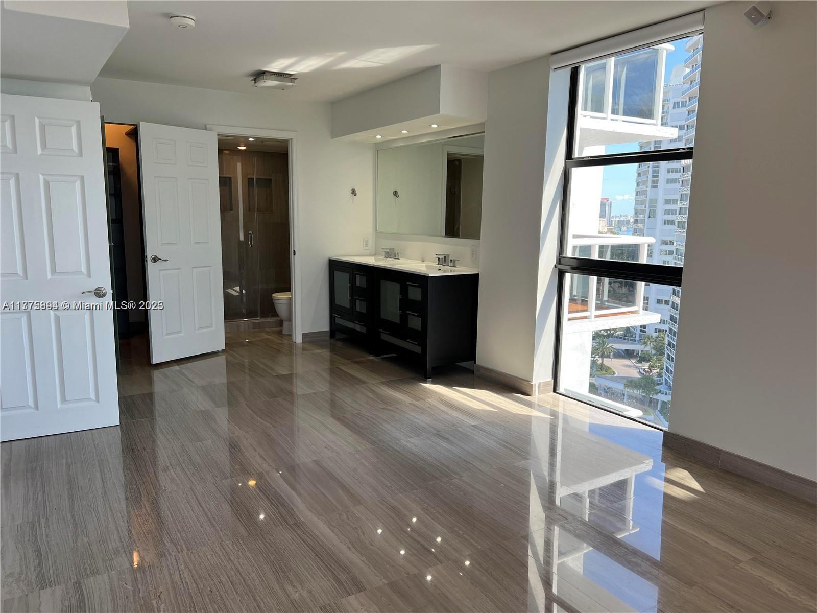 WATERVIEW CONDO - Land