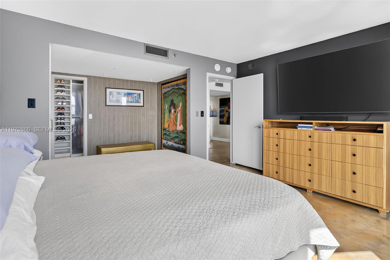 TOWERS OF QUAYSIDE CONDO - Residential