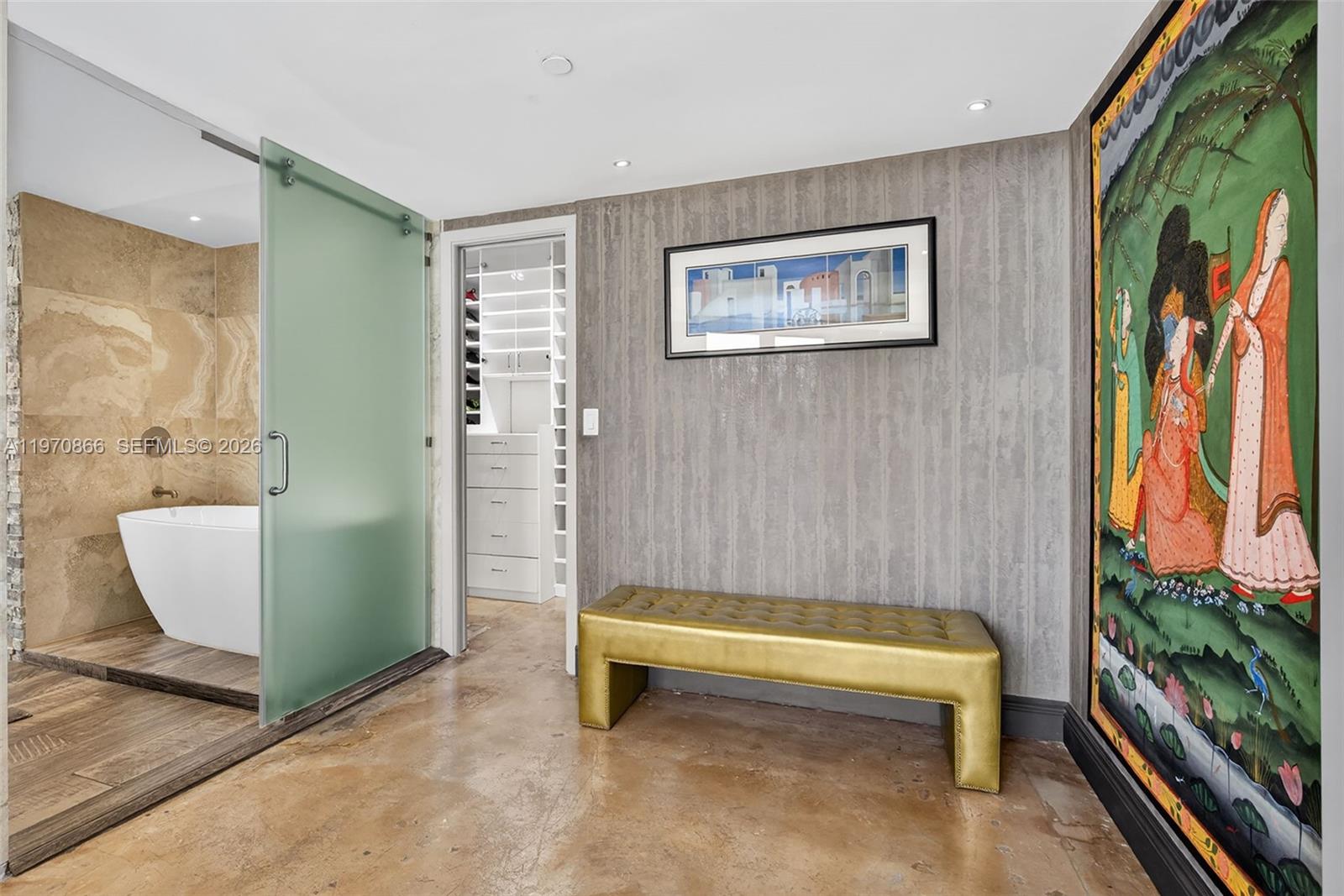 TOWERS OF QUAYSIDE CONDO - Residential