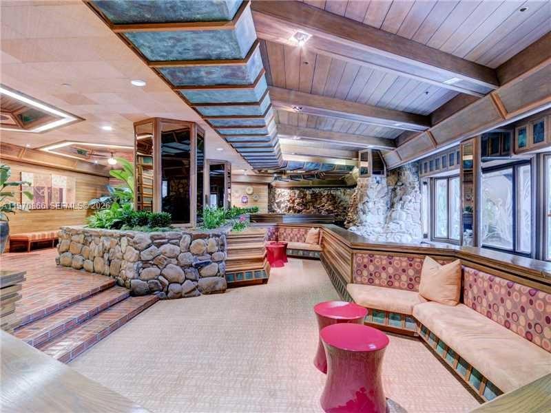 TOWERS OF QUAYSIDE CONDO - Residential