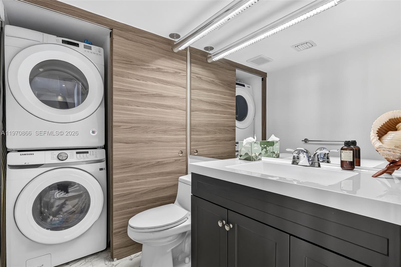 TOWERS OF QUAYSIDE CONDO - Residential