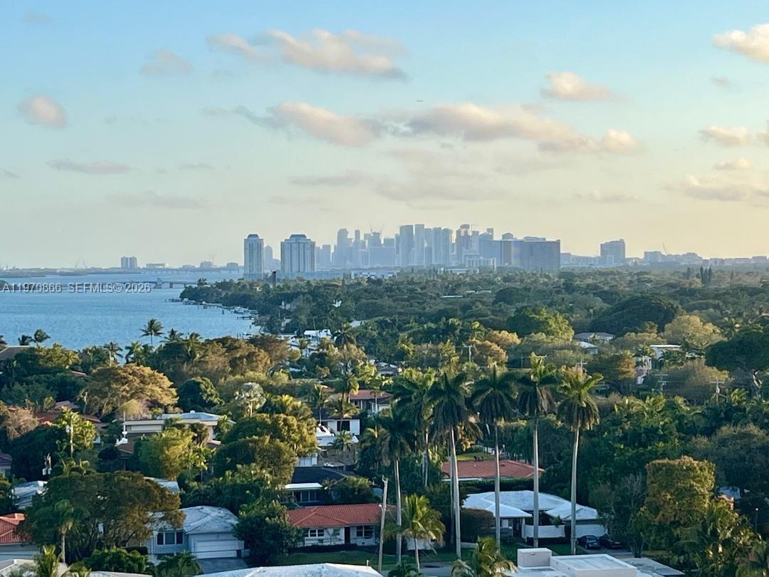 TOWERS OF QUAYSIDE CONDO - Residential