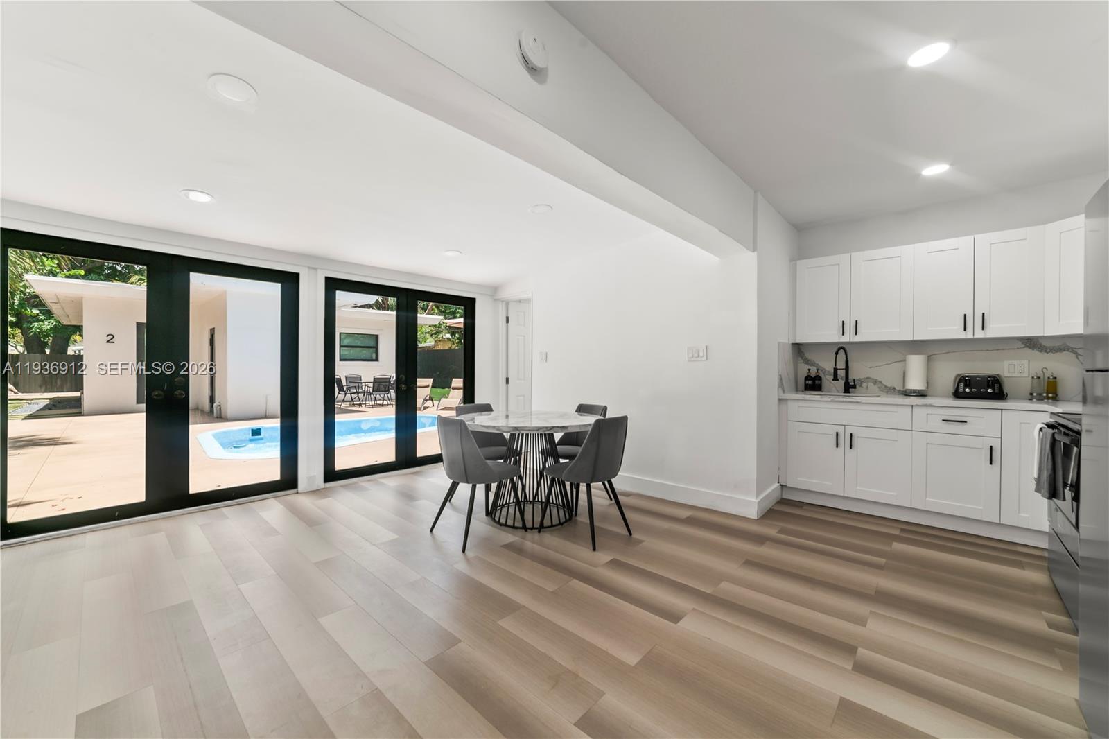 CROISSANT PARK - Residential Income