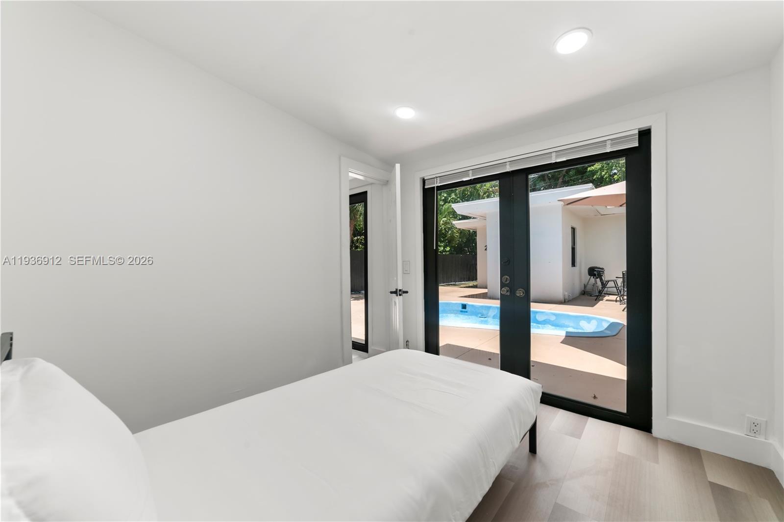 CROISSANT PARK - Residential Income