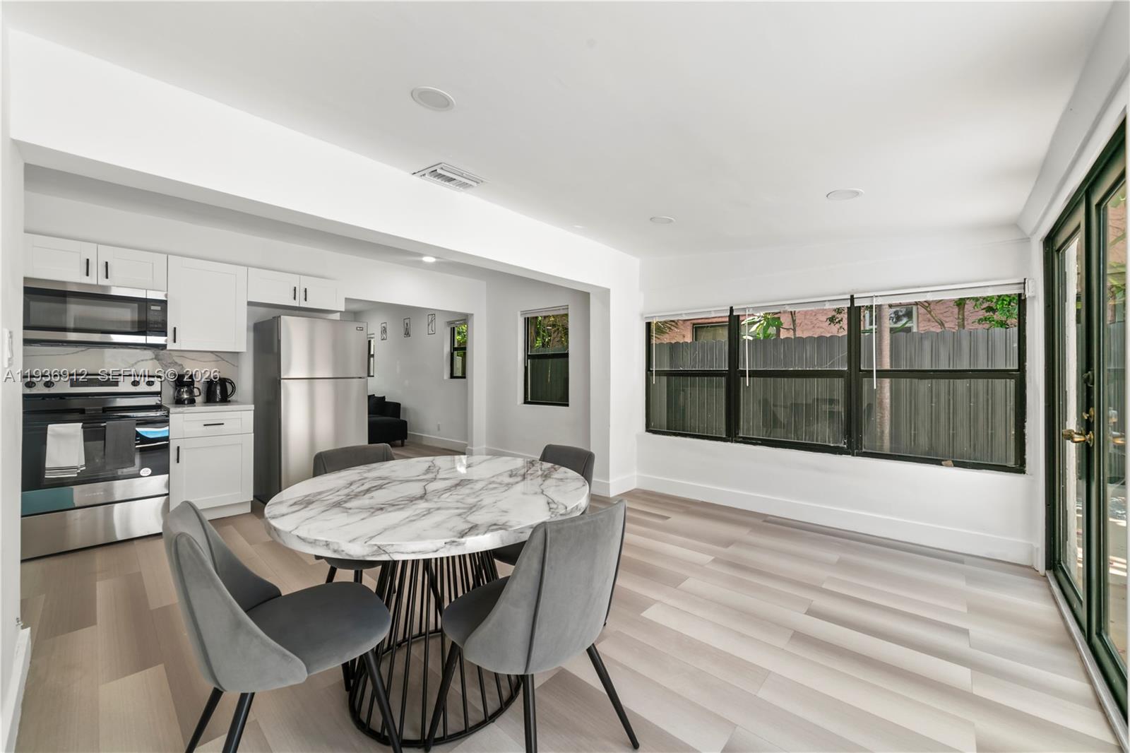 CROISSANT PARK - Residential Income