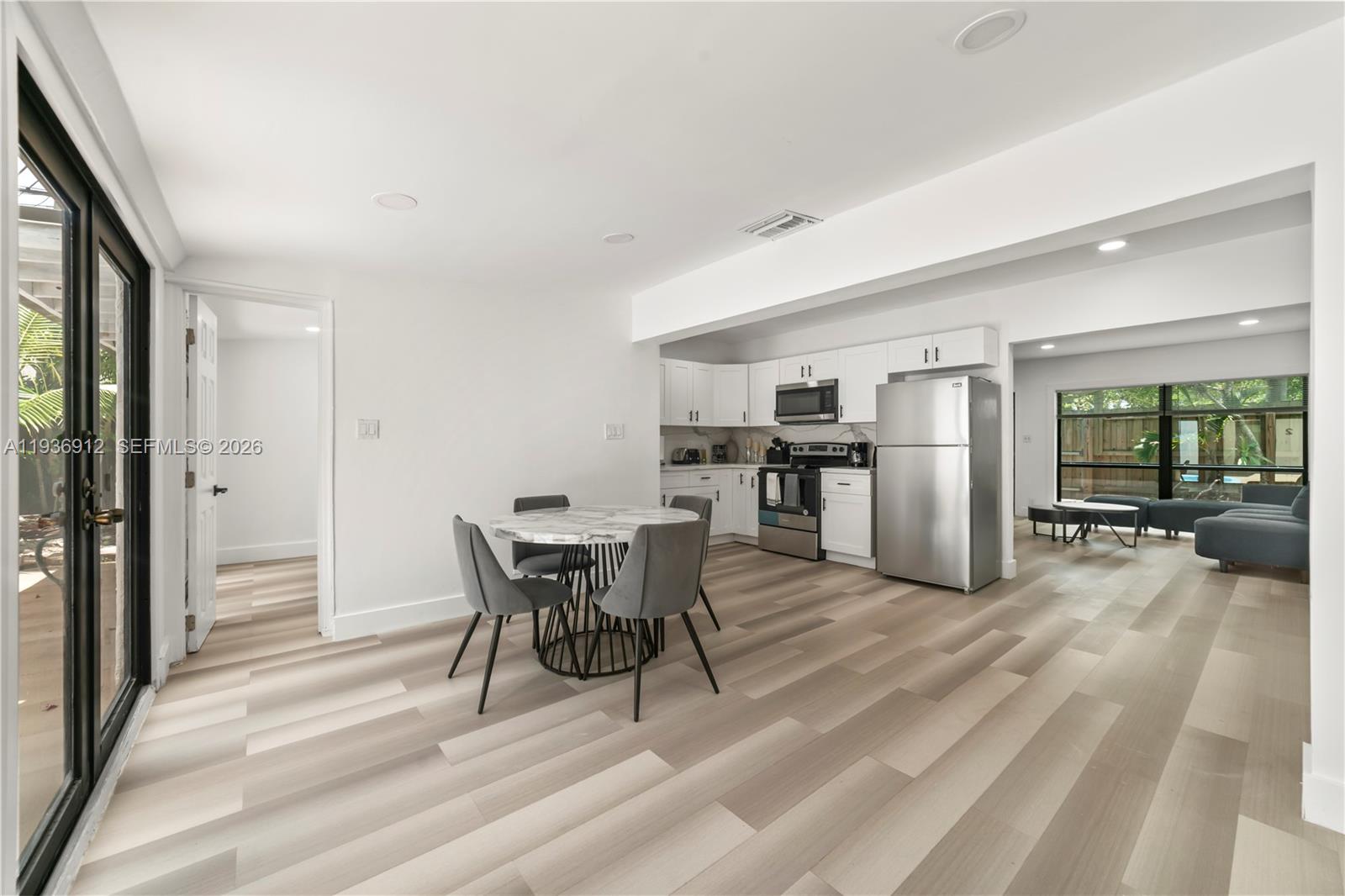 CROISSANT PARK - Residential Income