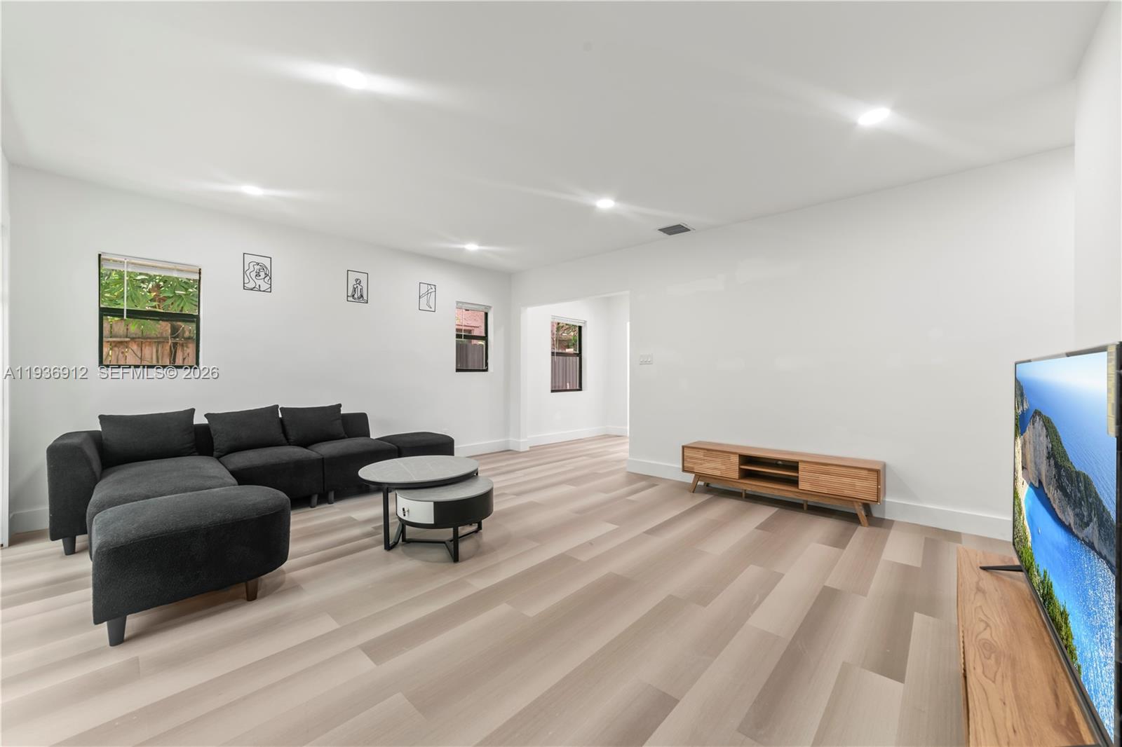 CROISSANT PARK - Residential Income