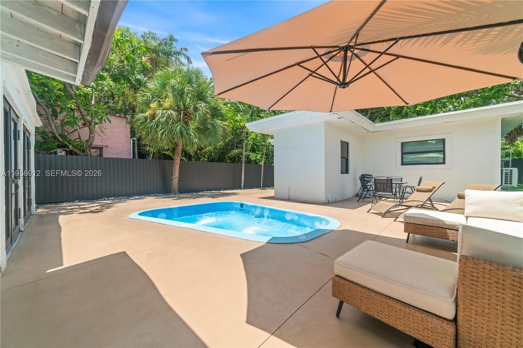 Photo of 509 SE 19th St, Fort Lauderdale, FL 33316 (MLS # A11936912)