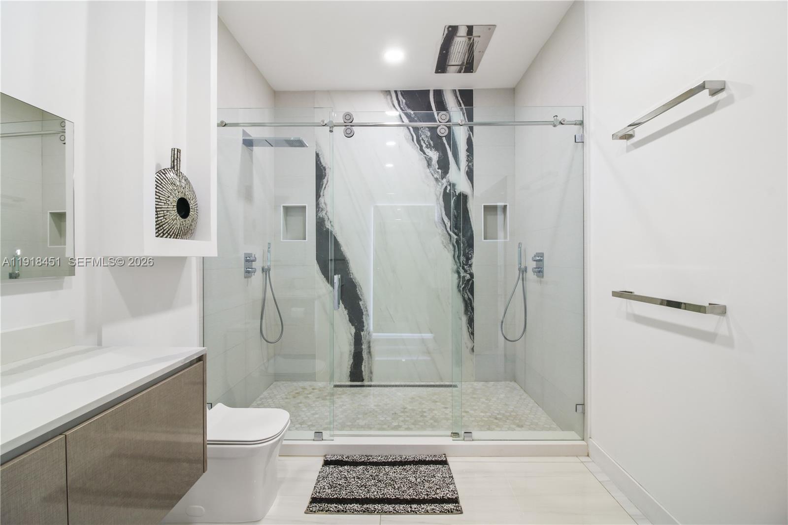 COUNTRY LAKE MANORS SEC 3 - Residential