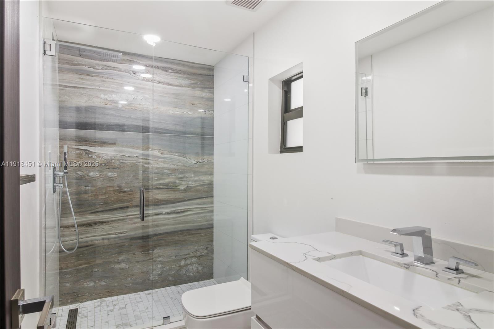 COUNTRY LAKE MANORS SEC 3 - Residential