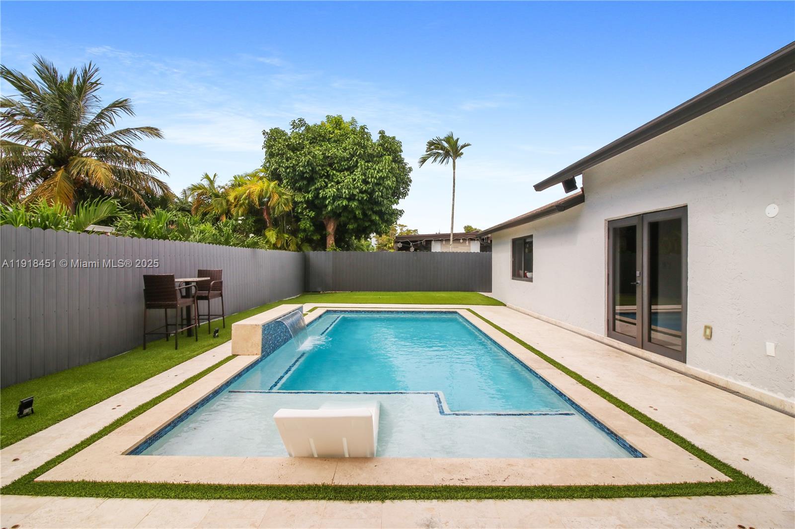 COUNTRY LAKE MANORS SEC 3 - Residential