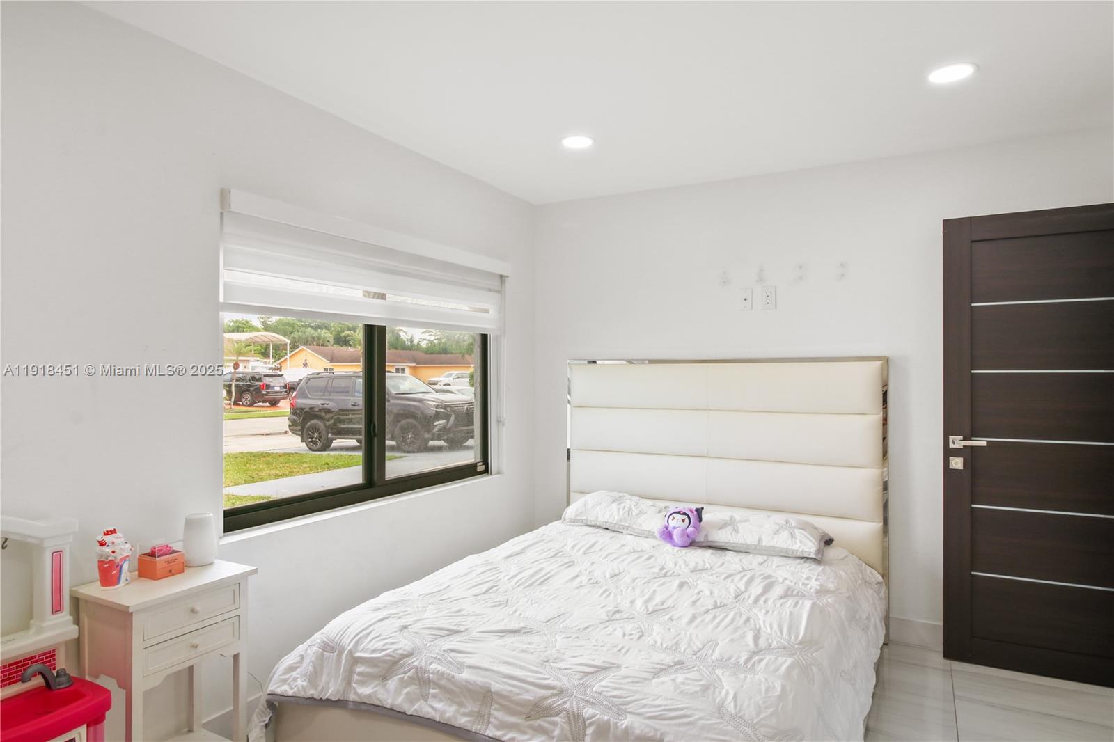 COUNTRY LAKE MANORS SEC 3 - Residential